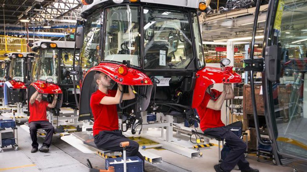 En moyenne, un tracteur quitte l’usine Massey Ferguson de Beauvais toutes les cinq minutes. Le site accueille aussi le Gima, entreprise co-détenue avec Claas pour la production de transmissions robotisées. © Massey Ferguson